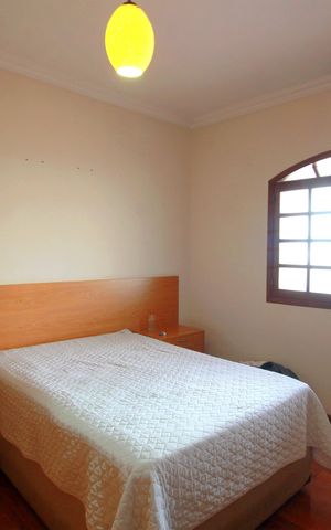 Casa à venda com 300m², 5 quartos e 2 vagasSuíte