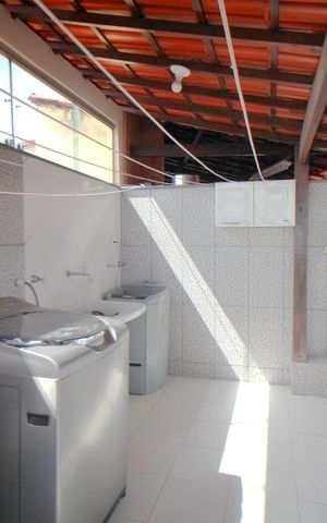 Casa à venda com 300m², 5 quartos e 2 vagasÁrea de Serviço