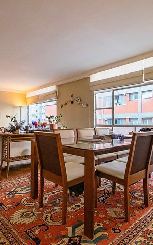 Apartamento à venda com 170m², 3 quartos e 1 vaga Apartamento à venda com 170m², 3 quartos e 1 vagaSala