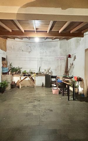 Casa à venda com 90m², 4 quartos e 3 vagas Casa à venda com 90m², 4 quartos e 3 vagasQuintal