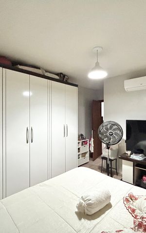 Casa à venda com 90m², 4 quartos e 3 vagas Casa à venda com 90m², 4 quartos e 3 vagasSuíte