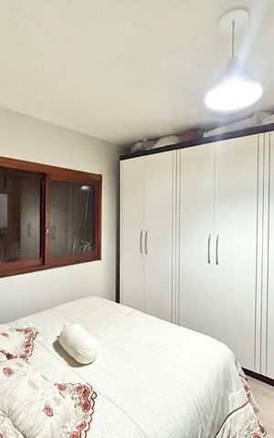 Casa à venda com 90m², 4 quartos e 3 vagas Casa à venda com 90m², 4 quartos e 3 vagasSuíte