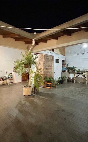 Casa à venda com 90m², 4 quartos e 3 vagas Casa à venda com 90m², 4 quartos e 3 vagasQuintal