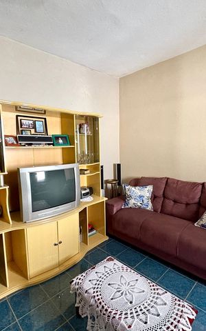Casa à venda com 110m², 2 quartos e 2 vagasSala 2