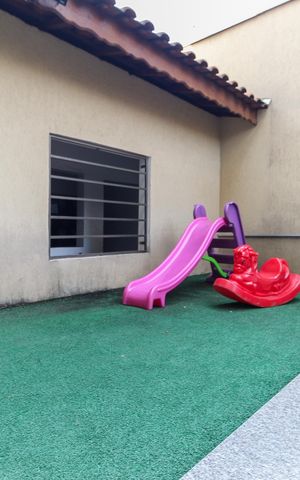 Casa de condomínio à venda com 62m², 2 quartos e 1 vaga Casa de condomínio à venda com 62m², 2 quartos e 1 vagaÁrea Comum - Playground