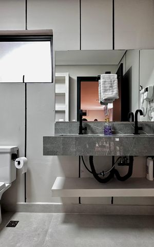 Studio para alugar com 50m², 1 quarto e 1 vaga Studio para alugar com 50m², 1 quarto e 1 vagaBanheiro