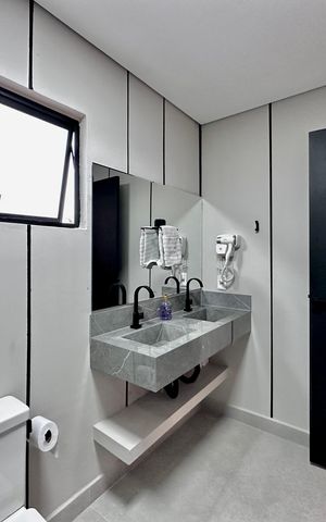 Studio para alugar com 50m², 1 quarto e 1 vaga Studio para alugar com 50m², 1 quarto e 1 vagaBanheiro