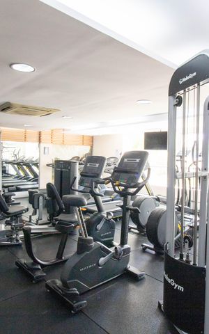 Apartamento à venda com 159m², 2 quartos e 2 vagas Apartamento à venda com 159m², 2 quartos e 2 vagasÁrea comum - Academia