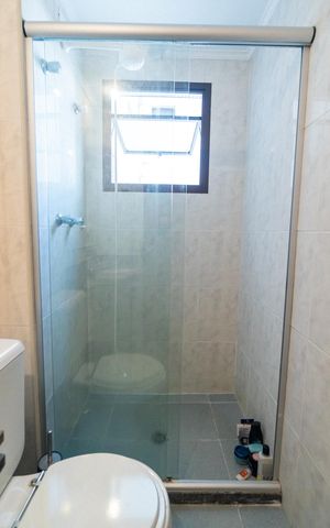 Apartamento à venda com 123m², 4 quartos e 3 vagas Apartamento à venda com 123m², 4 quartos e 3 vagasBanheiro Social Detalhe