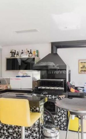 Casa à venda com 255m², 3 quartos e 3 vagas