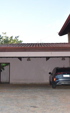 Casa de condomínio para alugar com 1000m², 5 quartos e 7 vagas Casa de condomínio para alugar com 1000m², 5 quartos e 7 vagasGaragem