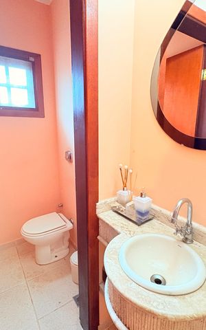 Casa de condomínio à venda com 1000m², 5 quartos e 7 vagasLavabo