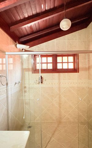 Casa de condomínio à venda com 1000m², 5 quartos e 7 vagasBanheiro da Suíte 2