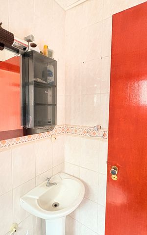 Casa de condomínio à venda com 1000m², 5 quartos e 7 vagasBanheiro de serviço