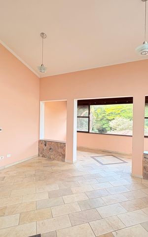 Casa de condomínio à venda com 1000m², 5 quartos e 7 vagasSala