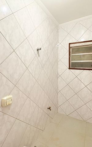 Casa de condomínio à venda com 1000m², 5 quartos e 7 vagasBanheiro externo
