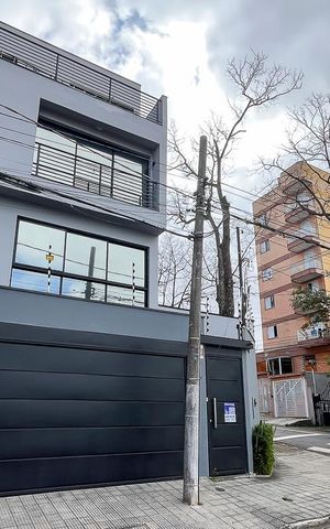 Casa à venda com 183m², 3 quartos e 2 vagasFachada 