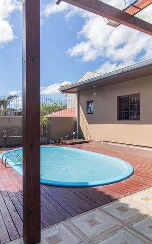 Casa à venda com 258m², 4 quartos e 4 vagasQuintal