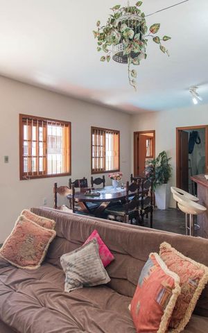 Casa à venda com 258m², 4 quartos e 4 vagasEspaço de Festas