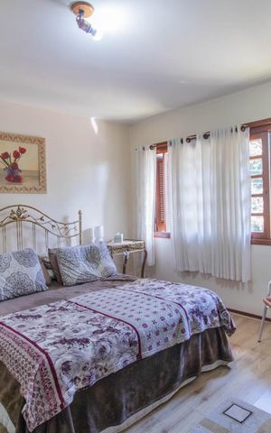 Casa à venda com 258m², 4 quartos e 4 vagasQuarto 4