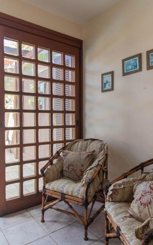 Casa à venda com 258m², 4 quartos e 4 vagasSala