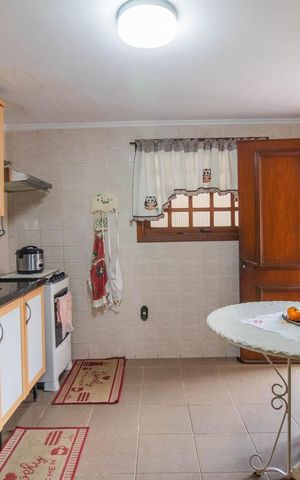 Casa à venda com 258m², 4 quartos e 4 vagasCozinha