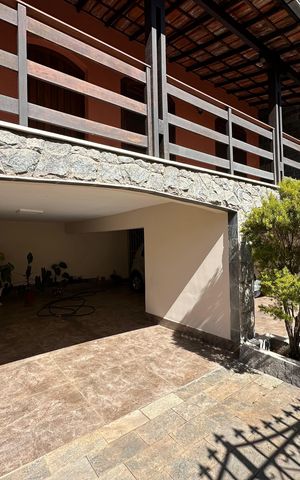 Casa à venda com 360m², 4 quartos e 5 vagas