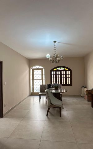 Casa à venda com 360m², 4 quartos e 5 vagas