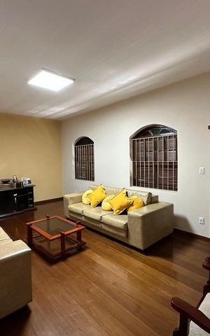 Casa à venda com 360m², 4 quartos e 5 vagas