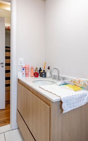 Apartamento à venda com 84m², 2 quartos e 2 vagasBanheiro da Suíte