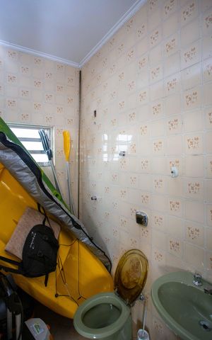 Casa à venda com 282m², 4 quartos e 6 vagasBanheiro de serviço