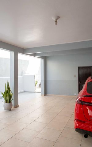 Casa à venda com 282m², 4 quartos e 6 vagasGaragem
