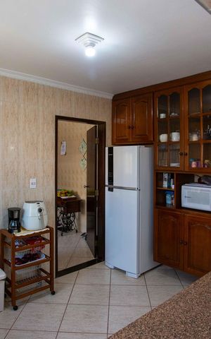 Casa à venda com 282m², 4 quartos e 6 vagasCozinha