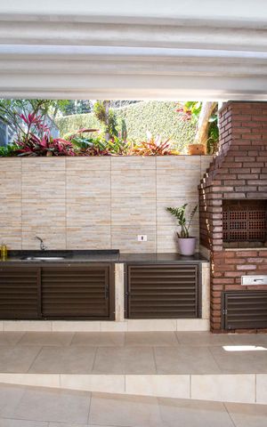 Casa à venda com 282m², 4 quartos e 6 vagasChurrasqueira