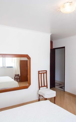Casa à venda com 282m², 4 quartos e 6 vagasQuarto Suite