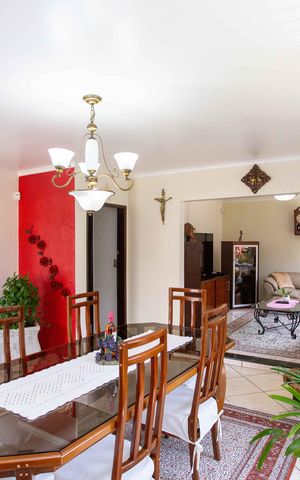 Casa à venda com 282m², 4 quartos e 6 vagasSala de Jantar