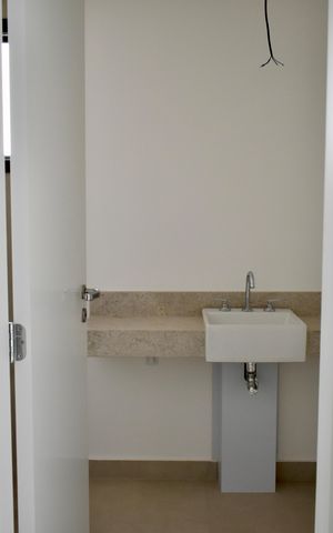 Apartamento à venda com 141m², 3 quartos e 2 vagasBanheiro da Suíte 1