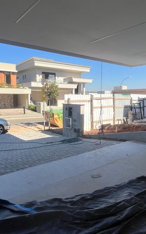Casa de condomínio à venda com 428m², 4 quartos e 4 vagas