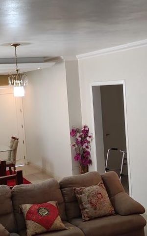 Casa para alugar com 1100m², 3 quartos e 5 vagas Casa para alugar com 1100m², 3 quartos e 5 vagasSala