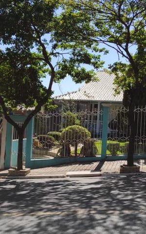 Casa para alugar com 1100m², 3 quartos e 5 vagas