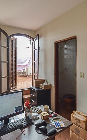 Casa à venda com 208m², 3 quartos e 2 vagas Casa à venda com 208m², 3 quartos e 2 vagasQuarto de Serviço