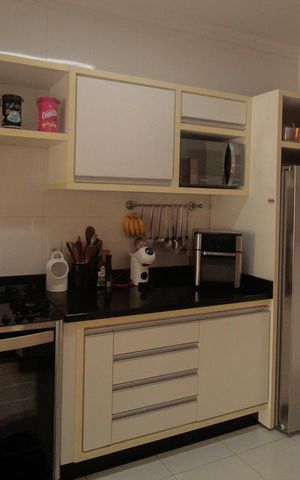 Casa à venda com 281m², 3 quartos e 2 vagas Casa à venda com 281m², 3 quartos e 2 vagasCozinha