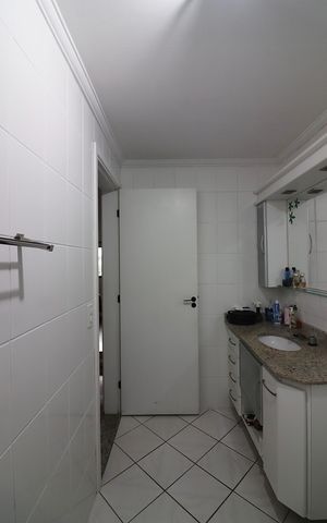 Apartamento à venda com 133m², 3 quartos e 3 vagasBanheiro da Suíte 1