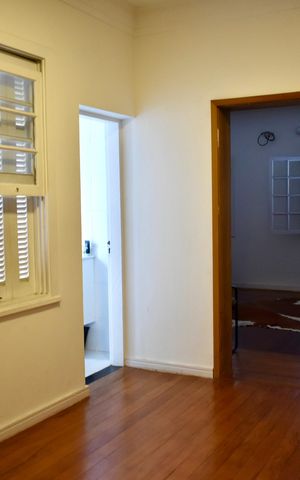 Casa para alugar com 350m², 3 quartos e 2 vagas Casa para alugar com 350m², 3 quartos e 2 vagasSuíte