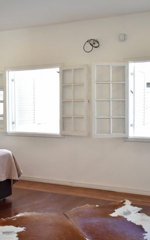 Casa para alugar com 350m², 3 quartos e 2 vagas Casa para alugar com 350m², 3 quartos e 2 vagasSuíte