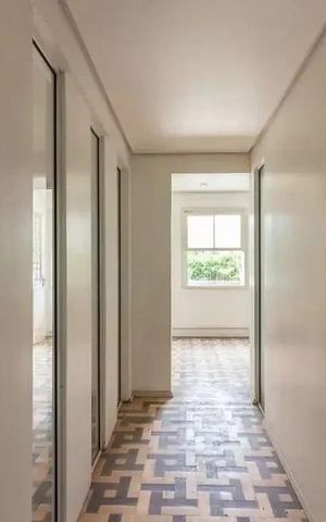 Casa à venda com 613m², 4 quartos e 1 vaga Casa à venda com 613m², 4 quartos e 1 vagaCorredor
