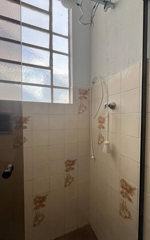 Casa à venda com 80m², 2 quartos e 1 vaga Casa à venda com 80m², 2 quartos e 1 vagaBanheiro