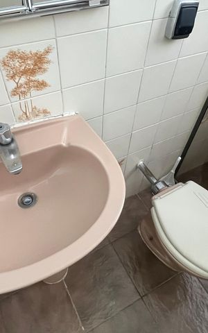 Casa à venda com 80m², 2 quartos e 1 vaga Casa à venda com 80m², 2 quartos e 1 vagaBanheiro