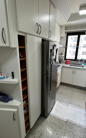 Apartamento à venda com 94m², 3 quartos e 2 vagasCozinha