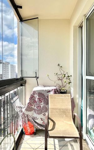 Apartamento à venda com 84m², 3 quartos e 2 vagas Apartamento à venda com 84m², 3 quartos e 2 vagasVaranda